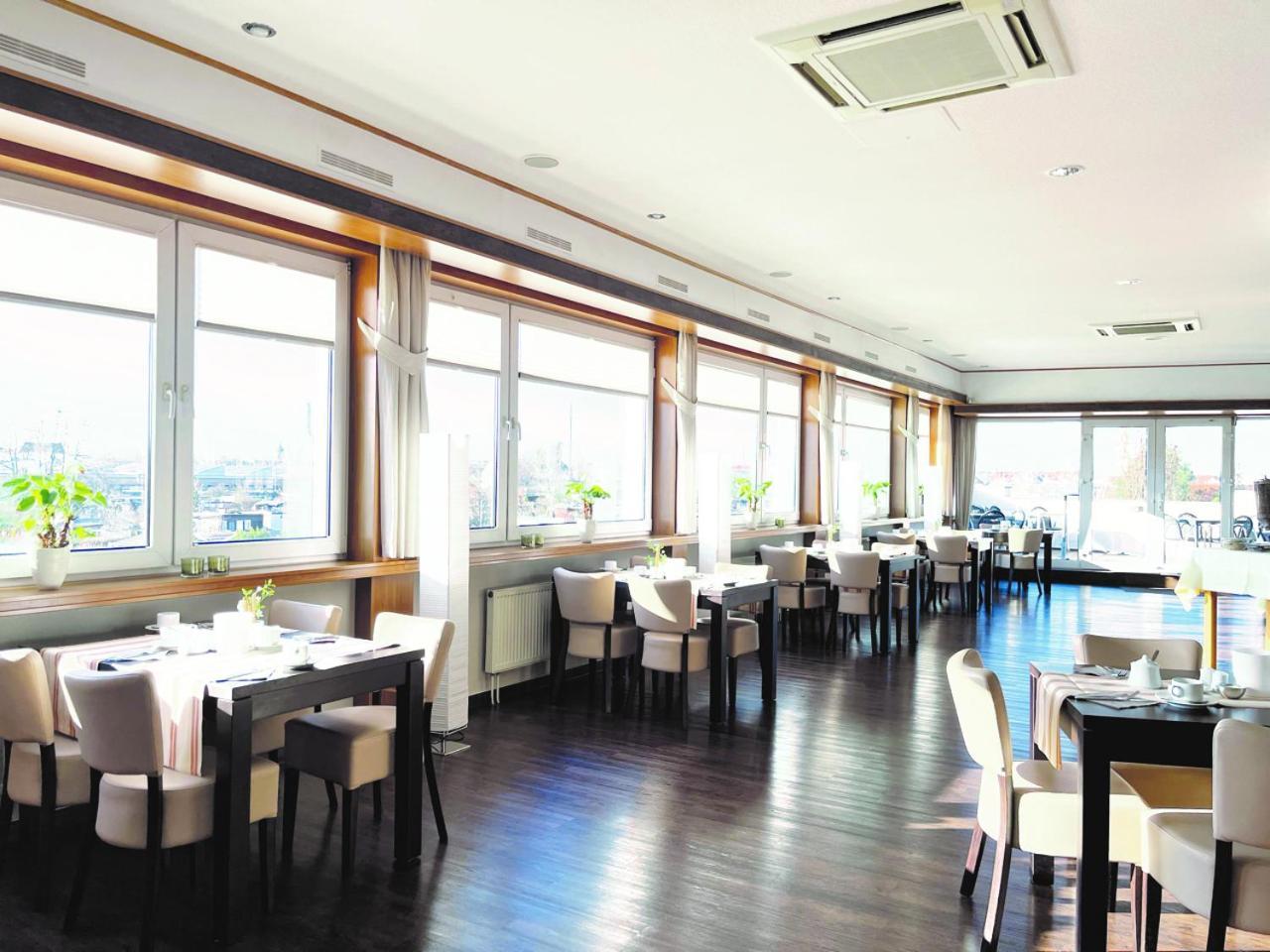 韦斯伐利亚斯塔德酒店 Halle  外观 照片